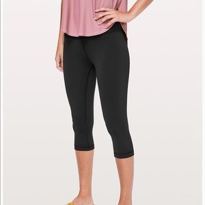 Wunder Under Lulu Lemon cropped leggings
